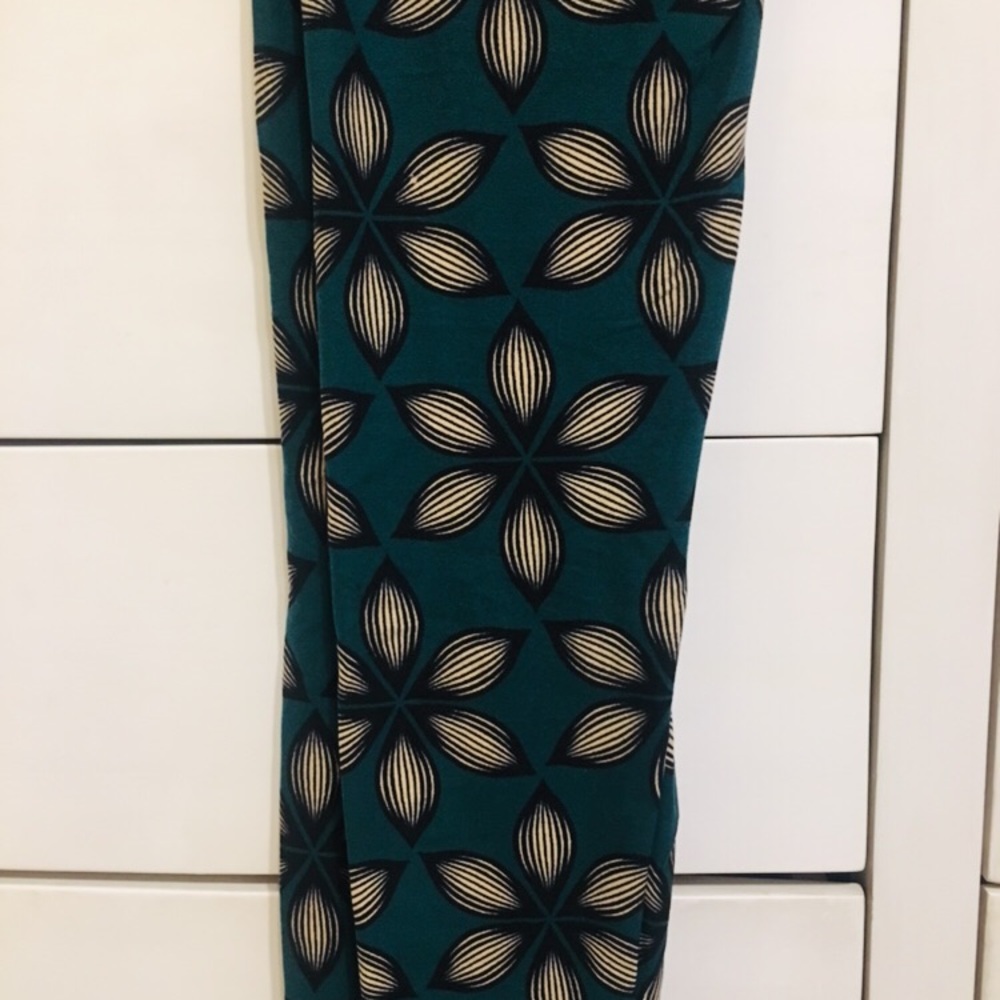 Lularoe OS flower Leggings